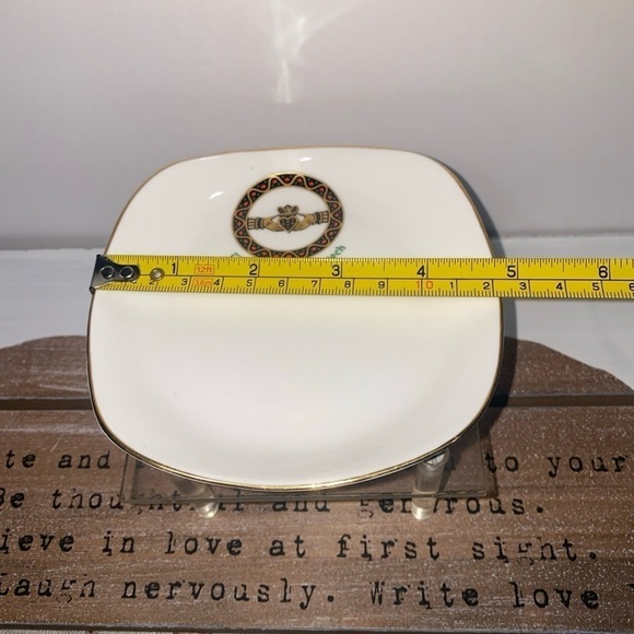 Royal Tara Celtic Brooch Plate - Picture 4 of 5